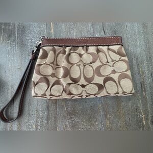 Coach F43434 Signature Pleated Wristlet - Khaki/Brown Great Condition Org $79